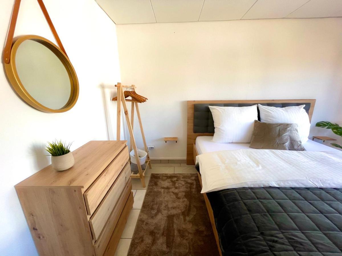 Gemuetliche Ferienwohnung Mit Kostenfreiem Pool ヘーヘンシュヴァント エクステリア 写真